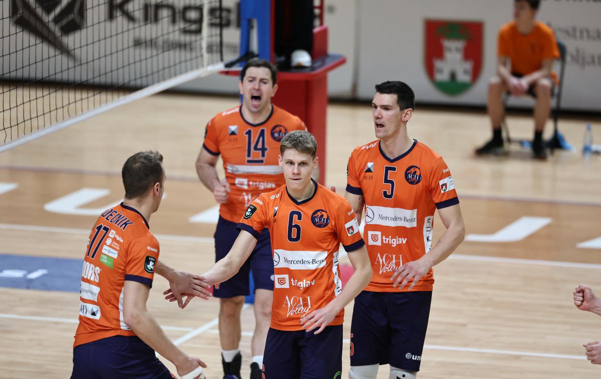 ACH Volley | Odbojkarji ACH Volley so v finalu favoriti proti Panviti Pomgrad. Če bodo zvečer zmagali, si bodo že priigrali finale. | Foto www.alesfevzer.com