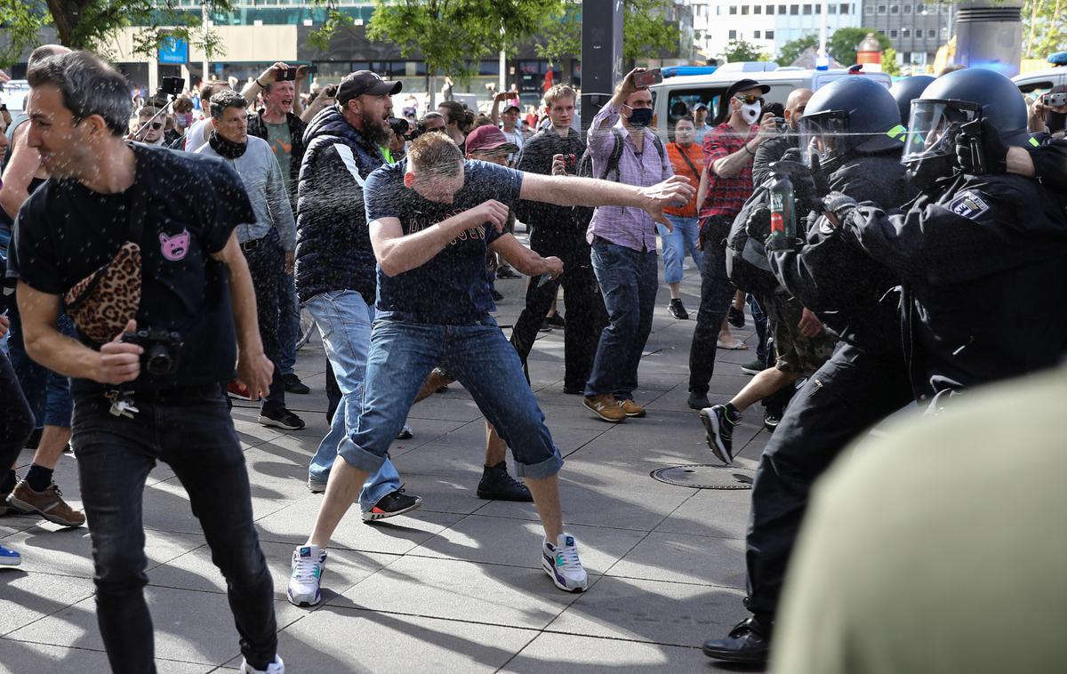 Protesti v Berlinu proti ukrepom zaradi koronavirusa | V večjih mestih v Nemčiji so se v soboto odvijali protesti proti vladnim ukrepom za zajezitev novega koronavirusa.  | Foto Reuters