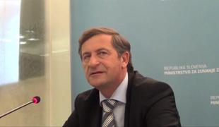 Erjavec napovedal spremembo arbitražnega sporazuma