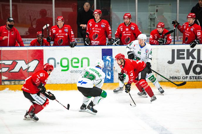 HDD Jesenice HK Olimpija | Jeseničani so se namučili s Celovcem, Olimpija je zmagala pri Fassi. | Foto Peter Podobnik/Sportida