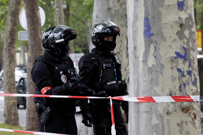 policija, Pariz, francoska policija | Storilce iščejo.  | Foto Reuters