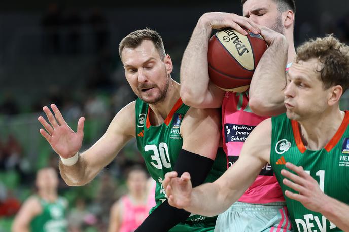 Cedevita Olimpija : Mega | Cedevita Olimpija je izgubila tudi drugo četrtfinalno tekmo lige ABA in končala sezono v tem tekmovanju. | Foto www.alesfevzer.com