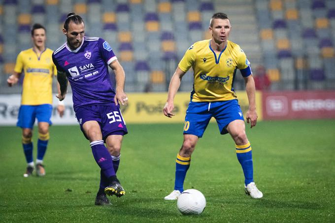 Trener vijolic Mauro Camoranesi uvršča v krog kandidatov za naslov Maribor, Olimpijo in Muro, na četrtouvrščeni Koper pa je "pozabil". | Foto: Blaž Weindorfer/Sportida