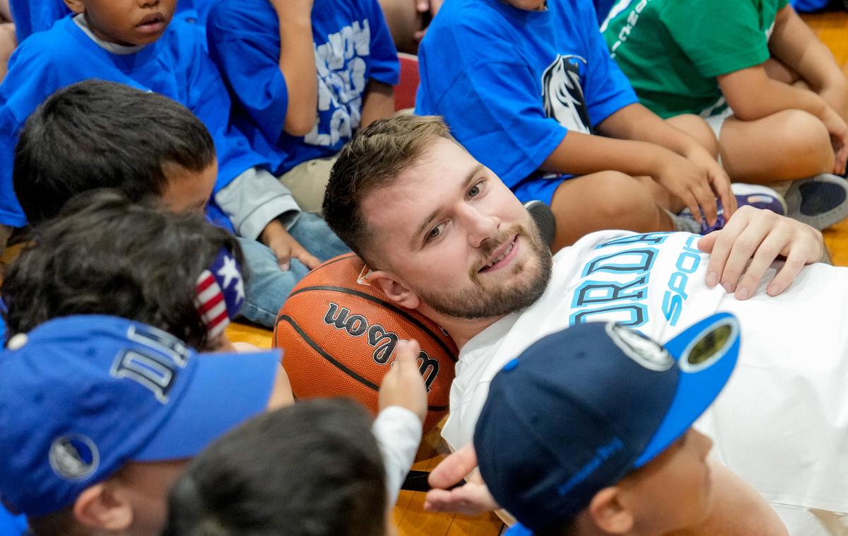 Luka Dončić | Luka Dončić bi se lahko zelo kmalu vrnil na košarkarski parket in zaigral za Dallas. | Foto Dallas Mavericks