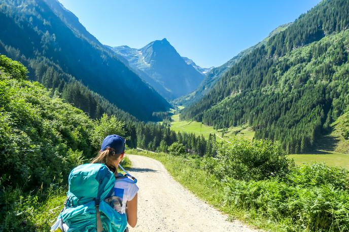 pohodništvo, hribi, gore | Foto Shutterstock