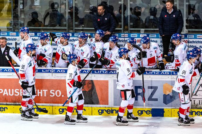 Innsbruck | Pandemija novega koronavirusa, zamenjava generalnega sponzorja lige in konec pogodbe s ServusTV so Innsbruck spravili v neugoden položaj. | Foto Sportida