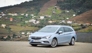 Opel astra sports tourer – praktičen družinski avtomobilski prizidek za 750 evrov