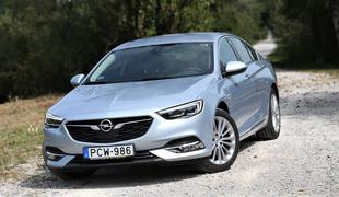 Test: opel insignia, ki je kot limuzina zlahka tudi družinsko uporabna in moderna #foto