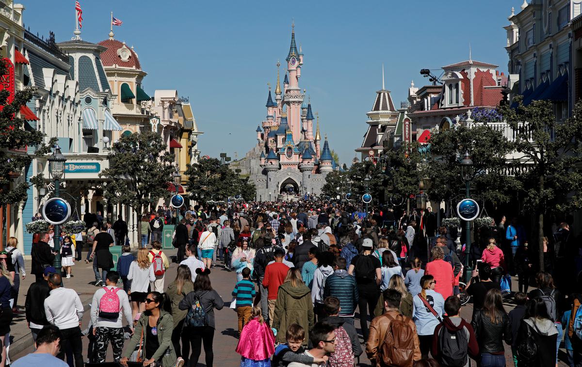 Disneyland | Korporacija Disney ima svoje zabaviščne parke na treh celinah, a so ti zaradi pandemije koronavirusa zdaj večinoma zaprti. | Foto Reuters