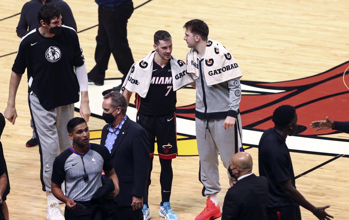 Goran Dragić Luka Dončić | Goran Dragić je moral priznati premoč Luki Dončiću v slovenskem derbiju na Floridi. | Foto Reuters