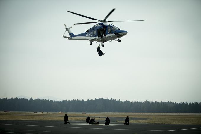 policija helikopter Tatjana Bobnar | Foto: Ana Kovač