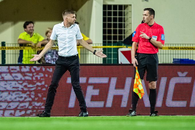 Simon Rožman, ki v uvodnih sedmih nastopih ostaja brez zmage, je bil izključen zaradi vprašanja o razlogih za razveljavljen zadetek. | Foto: Grega Valančič / Sportida