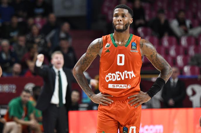 Reyer Venezia Cedevita Olimpija Dewayne Stewart | Dewayne Stewart ostaja član Cedevite Olimpije še dve sezoni. | Foto Tine Ružič/Cedevita Olimpija