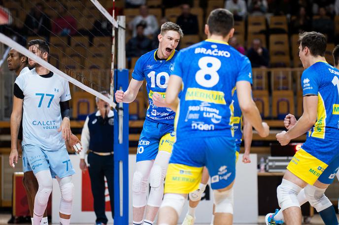 Calcit Volley, OK Merkur Maribor, liga MEVZA | Mariborčani so na drugi polfinalni tekmi s 3:1 premagali Calcit Volley in izsilili tretjo tekmo. Ta bo v sredo v Kamniku. | Foto Grega Valančič/Sportida