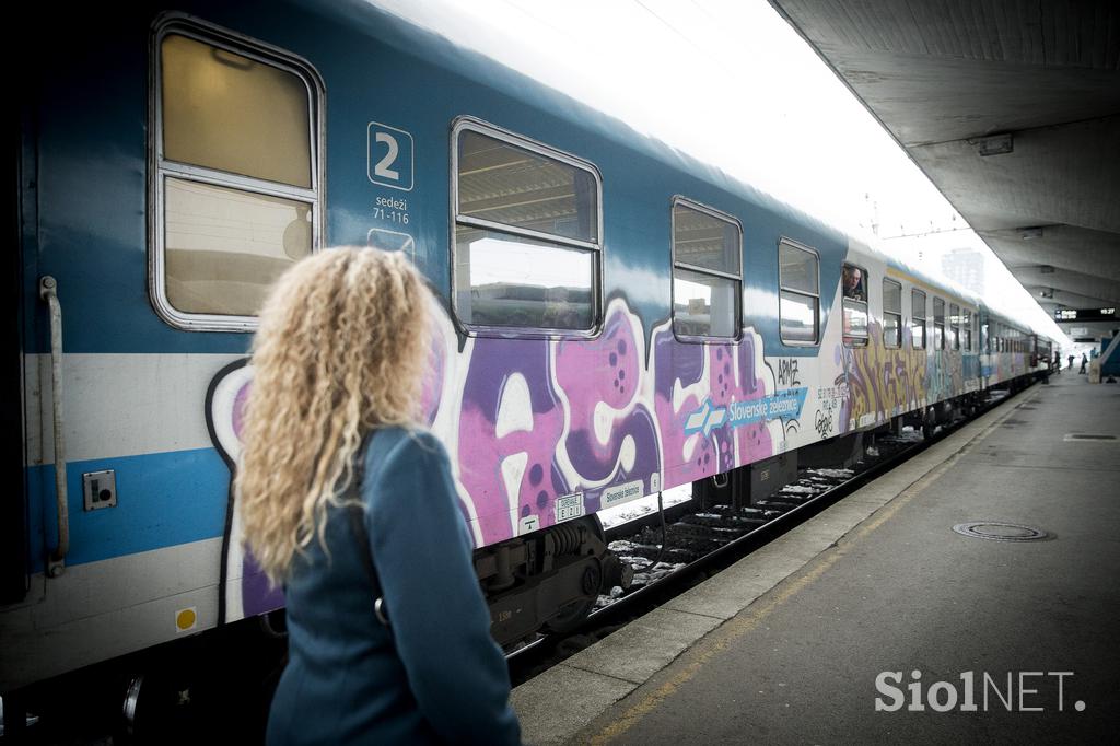 Ženske v moških poklicih vlak sprevodnica vlakovodja