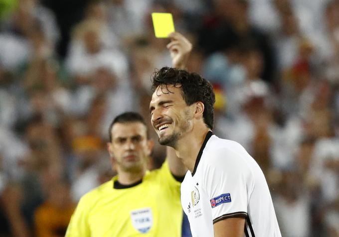 Mats Hummels po novem poveljuje obrambni Bayerna. | Foto: Reuters