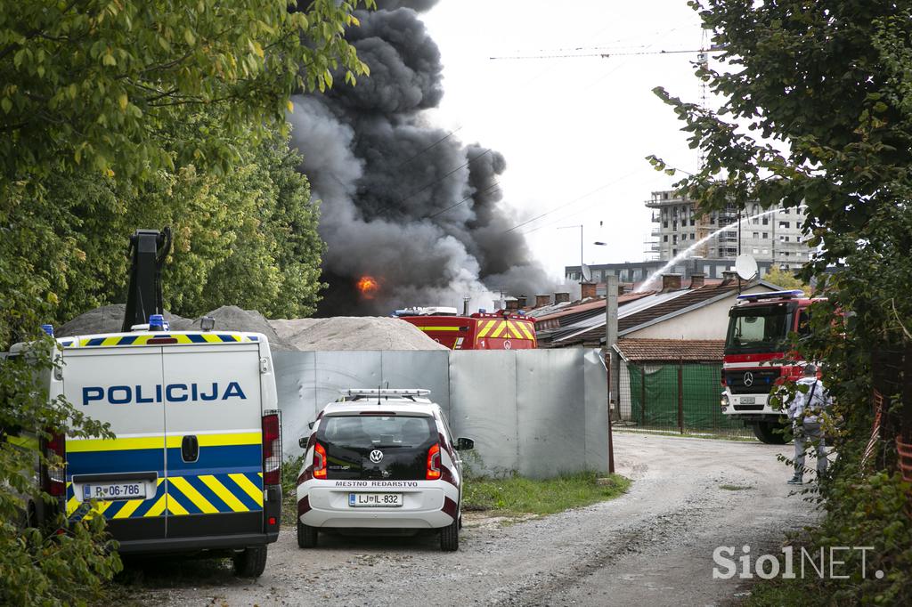 Požar v Stegnah v Ljubljani.