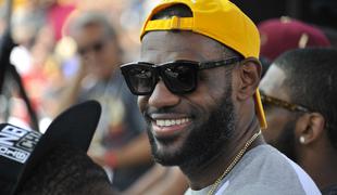 LeBron James bo prejel kar sto milijonov