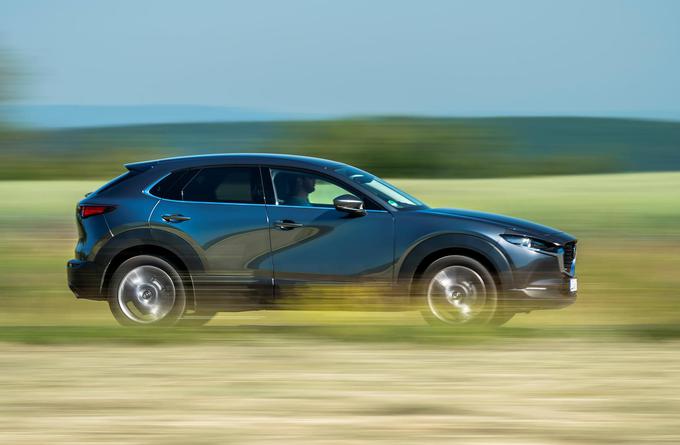 Mazda CX-30 se dimenzijsko uvršča med modela CX-3 in CX-5. | Foto: Mazda