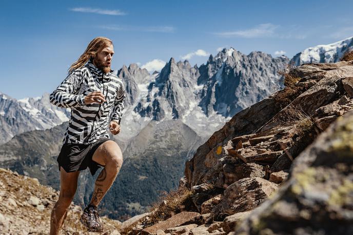 Timothy Olson | Ameriški ultratekač Timothy Olson je rekorder poti Pacific Crest Trail, ki se vije po zahodni obali ZDA. V pogovoru za Sportal je spregovoril o motivih in ovirah na poti, pomenu meditacije ter težkih trenutkih po srednji šoli, ko je zapadel v droge in alkohol ter v obupu razmišljal celo o samomoru, nato pa ga je rešil prav tek. | Foto adidas