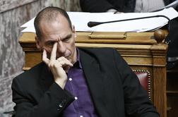 Grčija: Varufakis bi si raje odrezal roko, kot podpisal dogovor