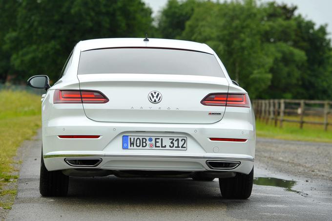 Podobno kot arteon bo imel tudi novi golf svoje ime izpisano na sredini zadka, tik pod logotipom Volkswagna. | Foto: Jure Gregorčič