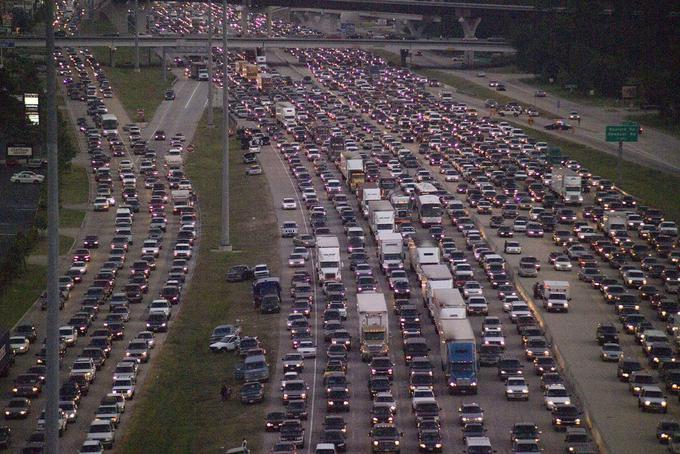 K evakuaciji so pozvali več kot 160 tisoč ljudi. | Foto: Twitter - Voranc