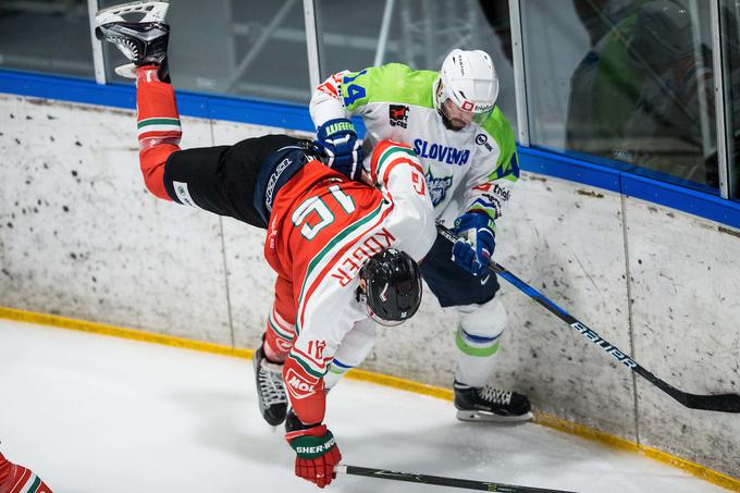 Branilec Matic Podlipnik letos na Češkem igra v slogu napadalca. Je najboljši strelec lige WSM med branilci, tretji hokejist po točkah ... | Foto: Vid Ponikvar