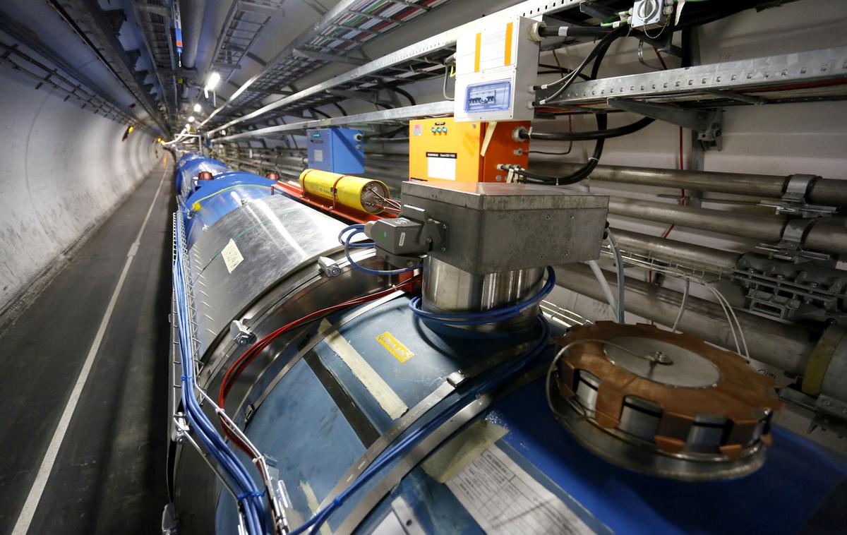 Cern | V Cernu so prekinili sodelovanje z italijanskim znanstvenikom, ki je bil žaljiv do žensk. Na fotografiji veliki hadronski trkalnik. | Foto Reuters