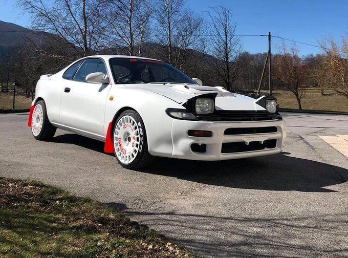 Obnovljena toyota celica s Predmeje, ki je pozneje dobila še Repsolove nalepke v slogu Sainzove šampionske toyote iz leta 1992. | Foto: osebni arhiv Peter Brecelj