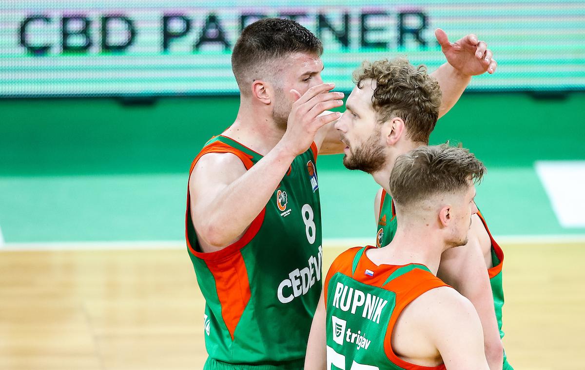 Jaka Blažič | Jaka Blažič je bil s 30 točkami najboljši strelec tekme, po koncu pa se je dotaknil obračuna v Zagrebu pred enim tednom, ko je Olimpija proti Ciboni zapravila uvrstitev v polfinale. | Foto Matic Klanšek Velej/Sportida