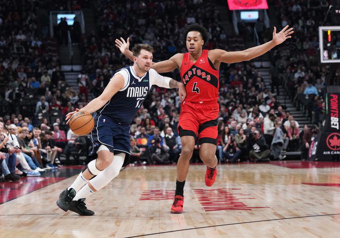 Luka Dončić se je konec prejšnjega meseca izkazal na gostovanju v Torontu. | Foto: Reuters