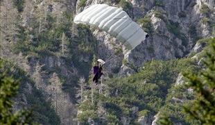 V Bohinju umrl avstrijski jadralni padalec