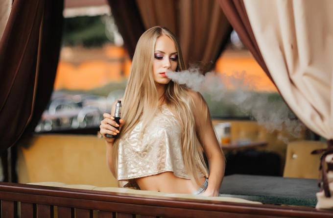 Elektronske cigarete uporablja nekaj deset milijonov ljudi po svetu. | Foto: Thinkstock