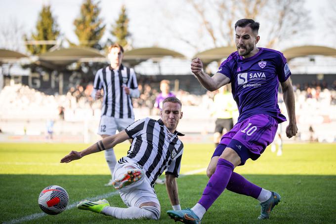 Mariborčani so v Murski Soboti po slabi uri srečanja vodili z 2:0, v polno sta zadela Josip Iličić in Soudani. | Foto: Jure Banfi/alesfevzer.com