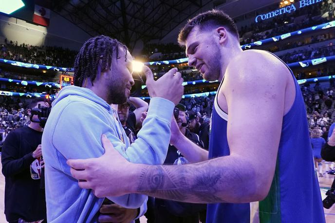 Brunson Dončić | Jalen Brunson in Luka Dončić sta ohranila veliko prijateljstvo.  | Foto Guliverimage