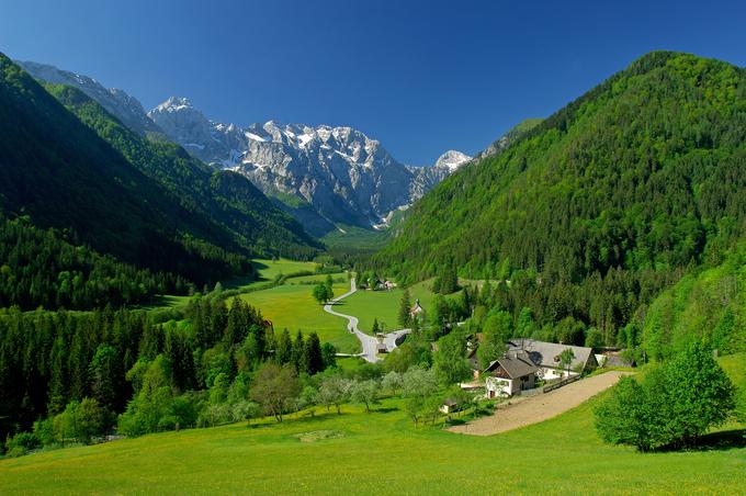 Turistična sezona v Logarski dolini je poleti, ko sem prihajajo predvsem pohodniki in kolesarji.  | Foto: Tomo Jeseničnik