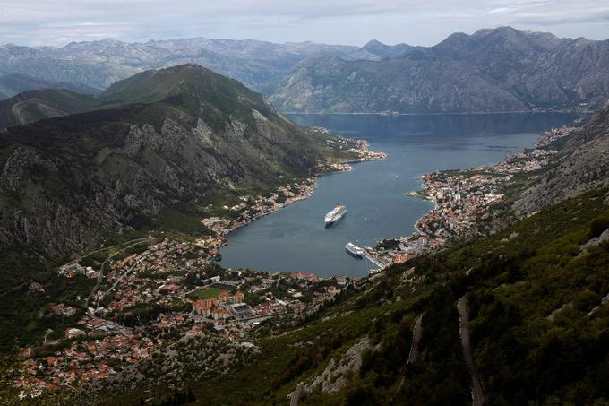 Na seznamu epidemiološko varnih držav ni več Črne gore. | Foto: Reuters