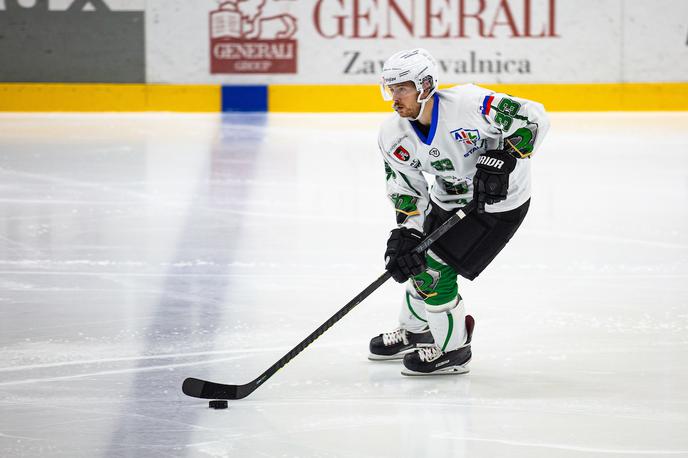 Jure Sotlar | Jure Sotlar je po slovesu od Olimpije našel novega delodajalca, do konca sezone bo igral za madžarski UTE Ujpest, pri katerem bo moči združil z rojakom Maksom Selanom. | Foto Peter Podobnik/Sportida