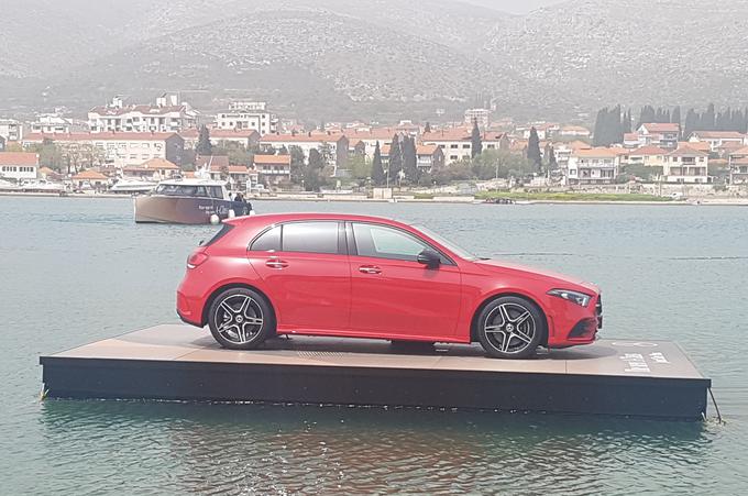 Posebno mesto za novega mercedesa, ki ga je oziroma ga bo videlo okrog 500 novinarskih gostov z vsega sveta. | Foto: Gregor Pavšič