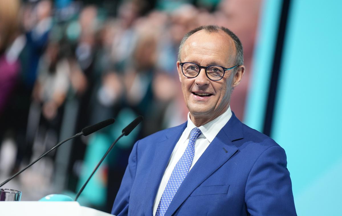 Friedrich Merz | Friedrich Merz je v nagovoru na kongresu stranke CDU v Berlinu zatrdil, da ima CDU "načrt za Nemčijo", poroča dpa in dodaja, da je bil Merz že ob začetku kongresa deležen stoječih ovacij približno tisoč navzočih delegatov. | Foto Reuters