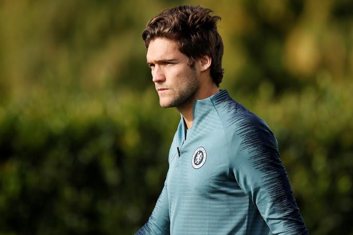 Marcos Alonso | Marcos Alonso ostaja zvest londonskemu prvoligašu. | Foto Reuters