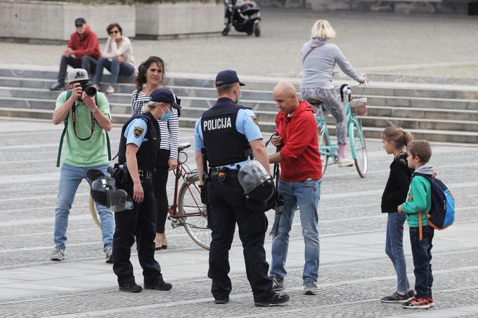  Podatke o 19 osebah so predali zdravstvenemu inšpektoratu. | Foto: STA ,