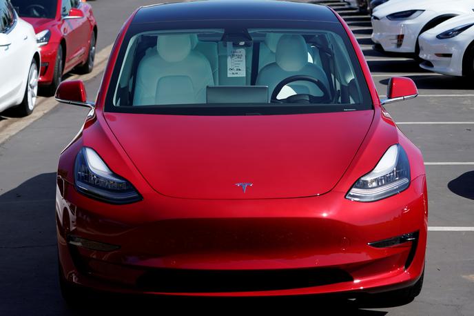 Tesla model 3 | Teslin model 3 čez tri leta očitno ne bo več cenovno najbolj dostopen avtomobil te znamke. | Foto Reuters