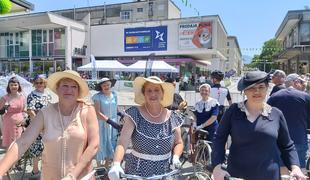 V Novi Gorici pozornost plenile zanimive gospe iz 19. stoletja