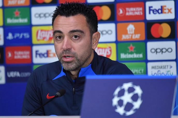 Barcelona Xavi | Trener Barcelone Xavi Hernandez je po tekmi v Milanu izpostavil sporne sodniške odločitve Slavka Vinčića. | Foto Reuters