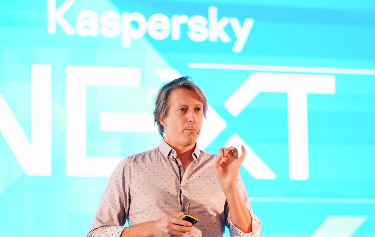 Tony Belpaeme, Kaspersky Next 2019 | Tony Belpaeme, profesor in znanstvenik kognitivne robotike in umetne inteligence na Univerzi v Ghentu (Belgija) in Univerzi v Plymouthu (Združeno kraljestvo).