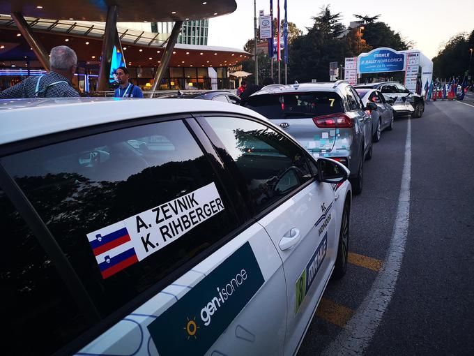 Namesto hitrostnih preizkušenj, kjer odloča zgolj najhitrejši čas od štarta do cilja, so tu določene točnostne preizkušnje (TP). Na teh odsekih organizator določi povprečno hitrost, ki se znotraj enega TP večkrat spremeni. | Foto: Gregor Pavšič