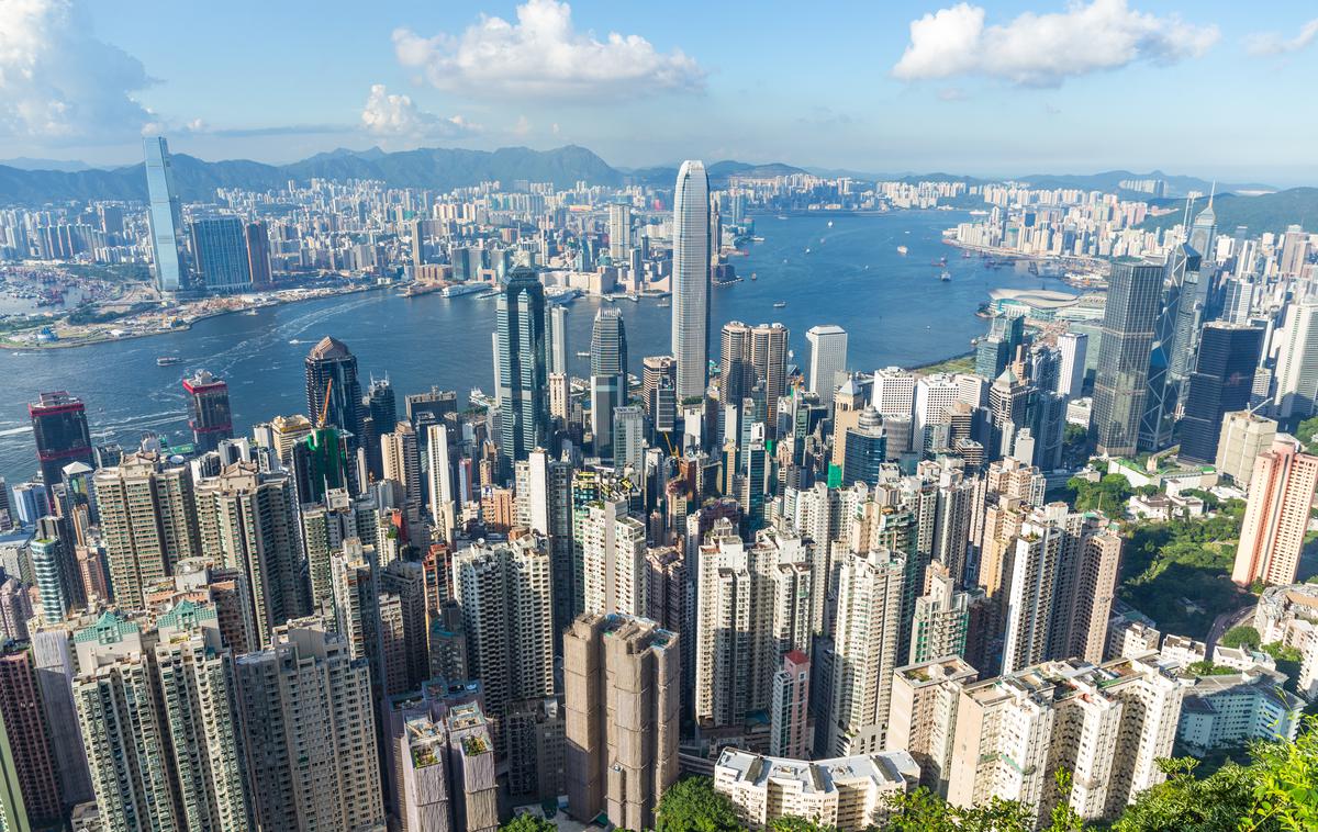 Hong Kong | Hongkonški uradniki trdijo, da je varnostnik Lucidiju poskušal preprečiti obisk prijatelja, vendar je ta že ujel dvigalo in se povzpel. | Foto Shutterstock