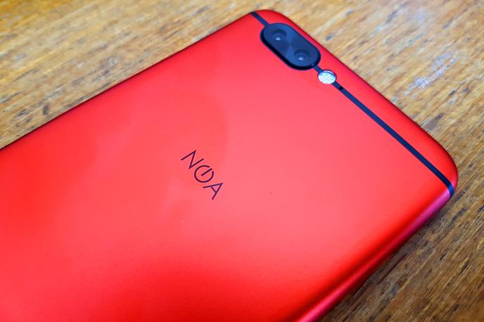 Noa Element H10le, vtisi, pametni telefon | Foto Srdjan Cvjetović